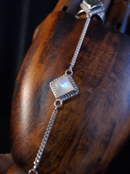 Ishtar Bracelet with Labradorites, Moonstone and Tiger Eye