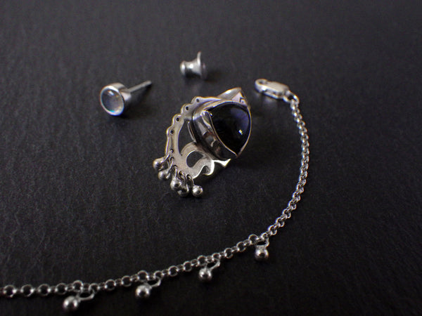 Paon Ear Cuff with Labradorites