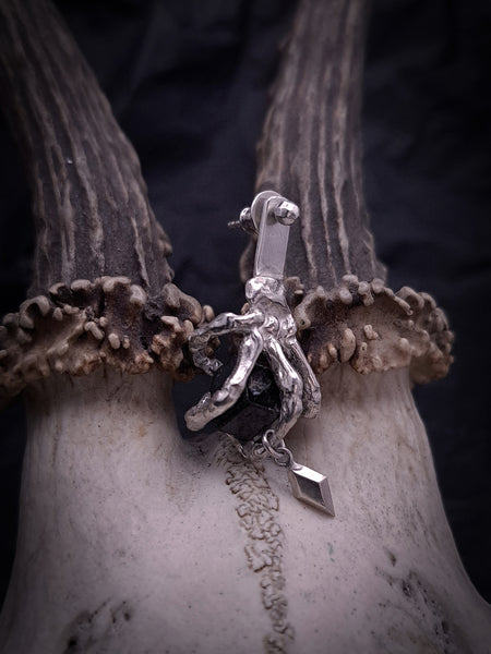 Obj#14 - Granum Mono Earring with Raw Garnet Crystal