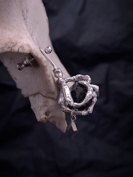 Obj#14 - Granum Mono Earring with Raw Garnet Crystal