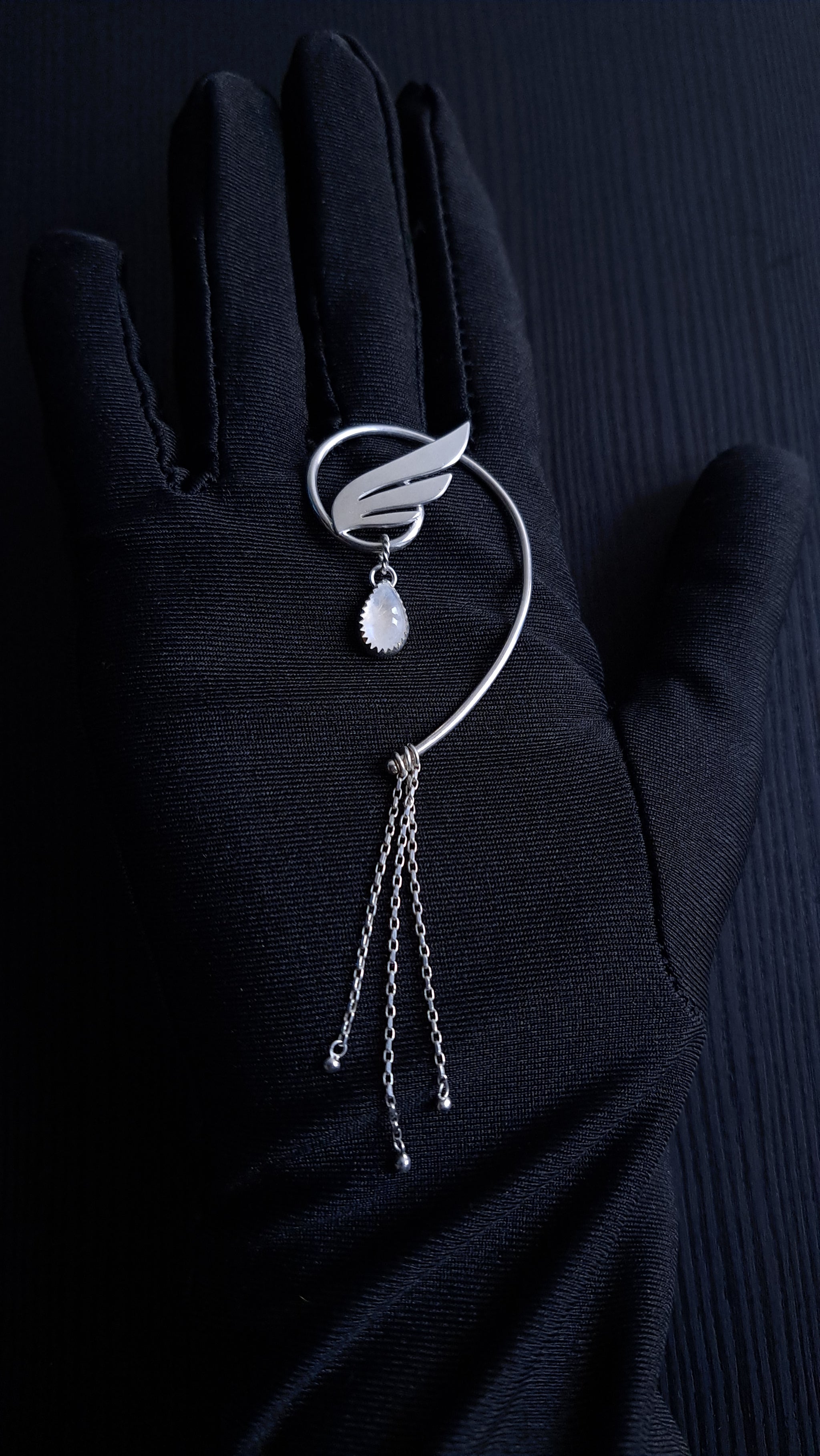 Hermes Ear Cuff with Rainbow Moonstone – MaterialMaya