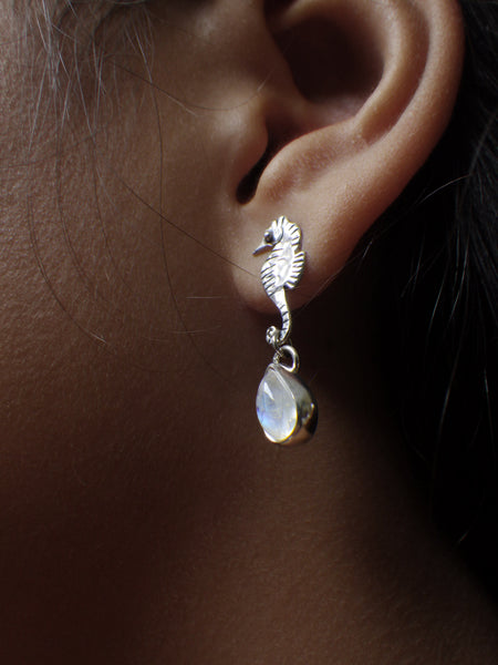 Haema mono stud earring with Rainbow Moonstone
